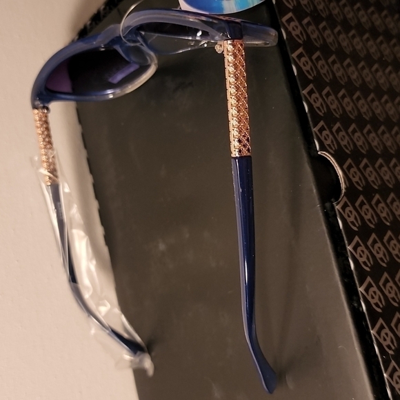 Designer sunglasses - Picture 4 of 10